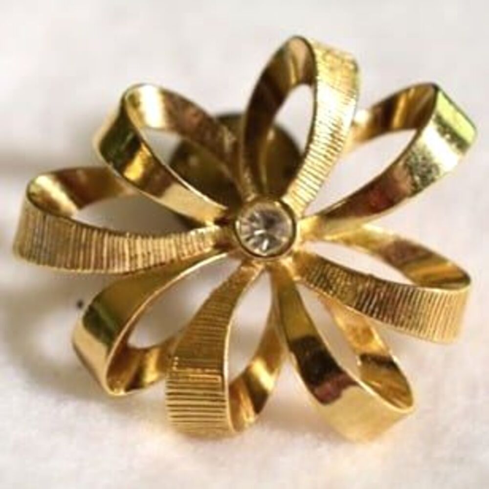 Vintage Ribbon/Bow Texture/Smooth Gold Tone Clear RhinestonePin/ Brooch
